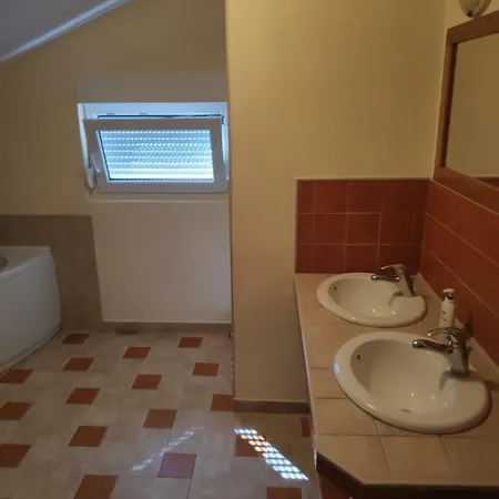 Tatil Evi Lisinski *