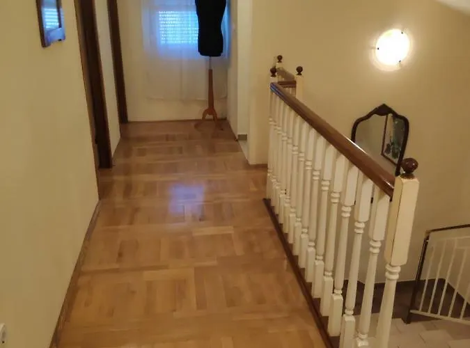 Lisinski Nyaraló Zára