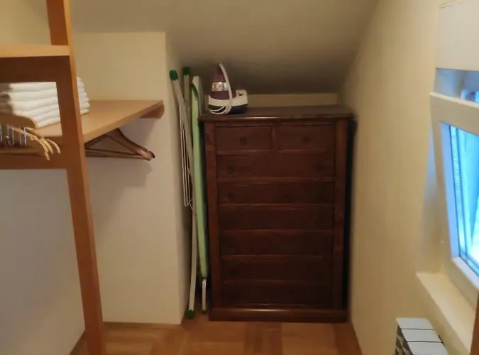 Lisinski Nyaraló Zára